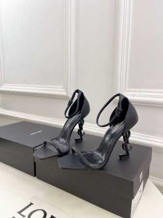 sain*Laurent 圣罗兰 2025春夏新品 Ysl字母跟一字带高跟凉鞋上新 顶级版Ysl超美的一款 恨天高 系列以全新的诠释方式首发 满满的高级感 时尚 - 点击图像关闭