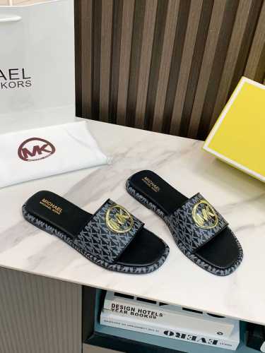 MK 。拿货 原版面料，羊皮内里，金属扣，码数35-41