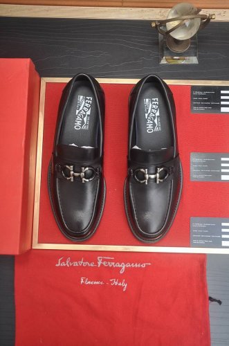 出厂价p Ferragamo 菲拉格幕 专柜最新款 原版进口开边上乘牛皮手工编织成+进口牛里+原版奢华金属扣+原版组合大底 对比无压力 38--45 45定做