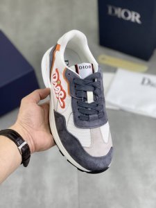 工厂P价P 实价 顶级版本 迪奥蛇年限定款 Dior 经典碰撞新火花 火爆休闲鞋 板鞋 最高版本 原版爆拆一比一完美复刻 工艺做工细节到位 原版定制材料 超赞