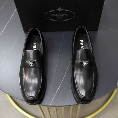 顶级原单 品牌：PRADA 普拉达 标准码：男码38 44 45可以定做 等级：官网同款 材料：原版牛皮面 牛皮内里 原版耐磨柔软大底 款式类别：商务休闲皮鞋