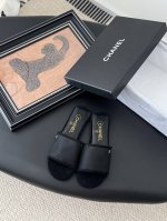 P350 Chanel 25P新款网纱面拖鞋 春夏主季打款，超爆级款的节奏。 出行必单备品，随意搭配么怎穿都好看。 鞋面网纱面 内里羊皮 真皮底 Size:35