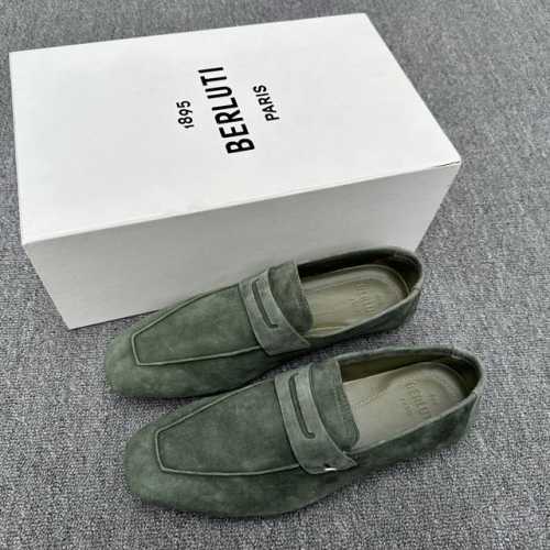 berluti 布鲁提 Lorenzo Drive Scritto图纹Camoscio超软鹿皮乐福鞋 这款休乐福鞋以驾车鞋为灵感，采用超柔软透气的鹿皮革打造，无