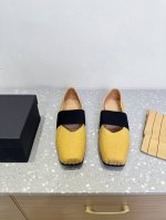 Uma Wang 小众潮牌 25Ss春夏新款 复古 芭蕾舞鞋 难买程度堪比Guidi稀有 超级软上脚超级舒服 还特别减龄 浓浓的芭蕾舞 艺术气息 仙气十足 强推