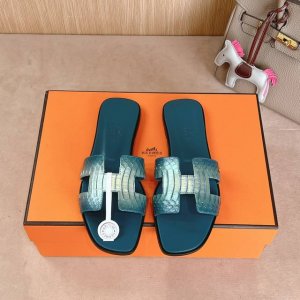 蛇皮出厂价p Hermes 爱马仕H拖鞋Oran凉鞋系列 时尚又百搭 超级舒服 每个细节都做到极致 原版丝绒面料 原版1:1独家私模鞋面 原版真皮沿条大底 包装