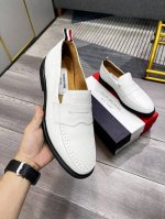出厂价 Thom Browne 汤姆.布朗牛皮 +水染牛皮内里 绅士风度潮男皮鞋，原版大底。官网1:1原版开模可随意出入专柜，这个季节穿出不一样的你，潮男必备款