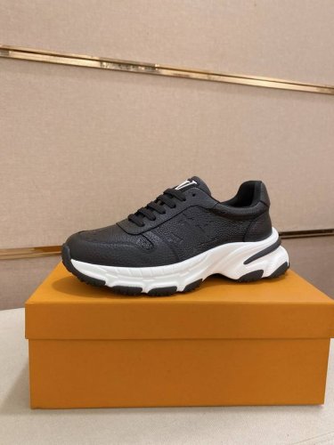 Louis Vuitton 路易威登 Lv 新款专柜同步发售，鞋面意大利进口头层牛皮，全进口羊皮内里，完全1比1复刻，鞋底：原厂特供原版底，独家活动成型底超级舒