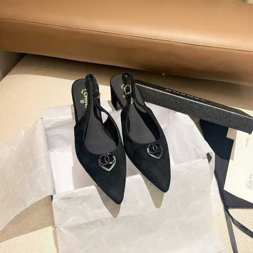 工厂直销 A年度最爱一双增高厚底绝美爆款鞋 专柜 正品级 版本！！ 这一季小香新款真的太好看了， 真的一眼爱了 经典的搭配，真的超级有个性！ 复古又时髦，无论搭