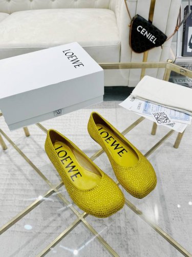 LOEWE 罗意威 上新出厂价 进口真皮底 Loewe 2024 aw 早春最新T台彩钻系列 走秀款鞋面：进口真丝布内里：进口水染羊皮大底：原版开模注塑真皮大底
