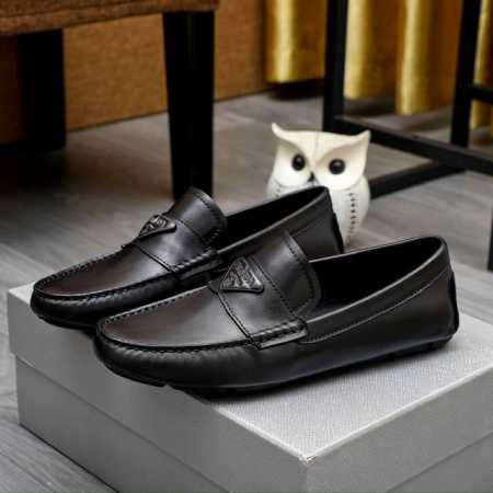 工厂价 Prada 最新官网一比一款原单品质头层进口小牛皮配原版金属扣 内里 头层 皮 论材料做工完胜市场所有版本最高品质出货 实物拍摄 面进口品牌独特魅力上脚 - 点击图像关闭