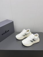 HOGAN 2025春夏最新运动鞋情侣厚底老爹鞋爆款休闲系列 松糕厚底休闲鞋 流行 H拼色工艺~休闲运动鞋履精湛手工设计融入军装元素，兼职实用与个性造型感;多元