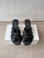 莞产The Row 25Ss新款麻花编织平底拖鞋 高品质极简小众春夏新款性感平跟极简拖鞋 一如既往地简单 超强的设计感 线条简洁流畅 虽然没有过多的元素点缀 但