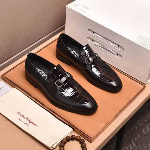 水染牛里 菲拉格慕 高端 Salvatore Ferragamo 是国际顶级的鞋类奢侈品牌，来自时尚王国意大利，以传统手工设计和款式新颖誉满全球 专柜同步发售新