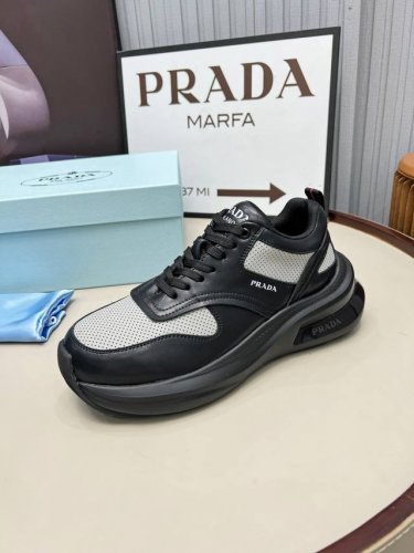 2024普拉达PRADA 情侣款爆炸款出货了 原版1比1开模 面料: 原版定制头层牛皮 大底: TPU原版大底 码数 女35-46码 出厂