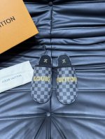 OUIS *UITTO* 新品男士拖鞋，1:1高端品质，休闲阳光宽松舒适型，最高版本高品质精品，经秋必入哦！码数：38-44