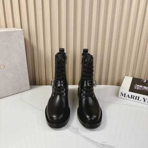 JimmyChoo2024vs秋冬新款 系带钻石扣短靴 新款上架这款平底在欧美街拍中出境率超高，ins也是火了一把，调鞋楦都调了一个月整体线条流畅性保持跟原版一