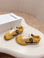 罗意威Loewe 2025 网面款德训鞋 超级棒 不对称鞋头造型 作为Loewe的标志性设计 超柔软 轻便且灵活的鞋底 新的波浪纹理橡胶外底 延伸至鞋头 升级的