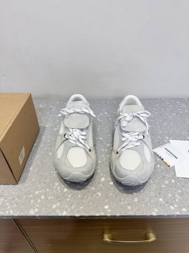 negativethree Nt3 小众潮牌 设计师品牌机能 运动鞋 韩国各大网红 明星都在穿的 一款小众韩国品牌 关键是这个灰蓝色狠狠的戳到了我 面料：原版高