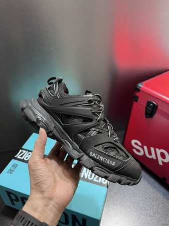 巴黎世家 户外概念鞋 Balenciaga Sneaker Tess 三代通货跑量版本 细节精准对位官方 私模组合大底 原装大盒 从里到外 一切百分百还原官方配 - 点击图像关闭