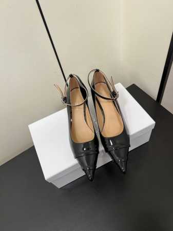 Maisonmargiela｜马吉拉 Mm6 猫跟性感尖头新款火爆来袭！ 太香了，靓丽多彩性感女神扑面而来！ 不容错过的时尚单品 简单又有格调的美 时尚减龄神器 - 点击图像关闭