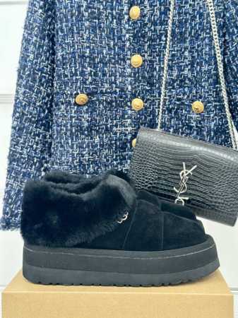厂价 Ugg 24Ss新品厚底马毛雪地靴 这无法抗拒的新时尚～今年的厚底系列真的是小个子的福音 轻便好穿，要温暖更要大长腿！显的腿超长，休闲又时髦，踩上去像掉进 - 点击图像关闭