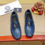 调工厂p价 男装男鞋 运动原单 Versace 范思哲 男士新款豆豆鞋上市 原单品质 官网1:1同步头层牛皮皮内里，完美造型顶级品质，橡胶耐磨大底，，鞋型饱满，