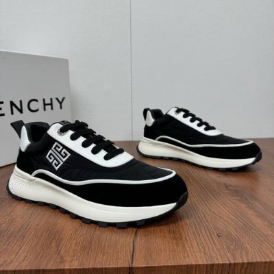 Givenchy 纪梵希 2025春夏秀场新款男士运动鞋出货 经典运动版型 轻质厚底百搭男士休闲轻奢精品！科技织物防水布鞋面拼接小牛皮包裹系带 整体反绒牛皮包边