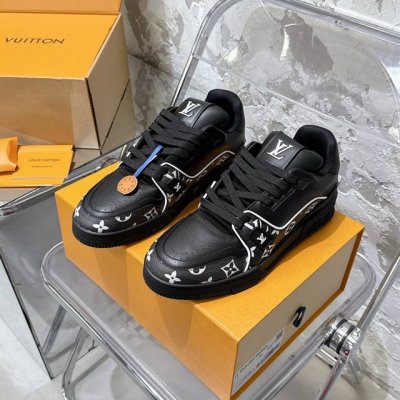男码# 顶级代购版本 Lv Trainer 情侣限定系列休闲运动篮球鞋 颜值担当 上脚帅炸，每个颜色都是巨巨巨好看！潮人必备单品 原版订制压纹粒面小牛皮 非市面