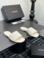 厂价 chane* 小香24p新品 针织双C平底拖鞋 夏天一定要入的凉拖系列 鞋面采用原版定制材质 内里垫脚是丝绸羊皮 意大利进口牛皮大底 码数 35-39 4