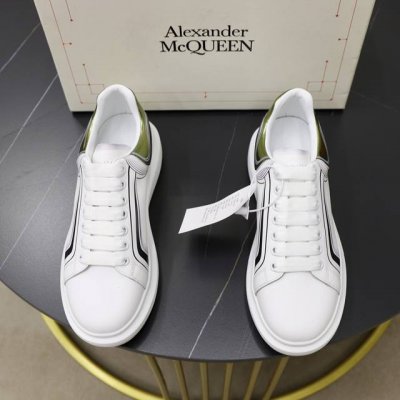 出厂价pp： Alexander Mcqueen 麦昆 情侣款经典明星爆款百搭小白鞋，原版1：1复刻， 原版大底！新色不断更新 面料：定制原版进口意大利丝绸牛皮