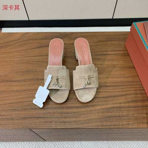Loro Piana 羊京中跟拖鞋。鞋面羊京，羊皮内里及垫脚。真皮中底，真皮包跟。进口真皮大底，跟高8cm。码数：34-42 34、40、41、42定制不退换