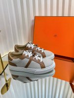 出厂 男码+10 情侣款 Herm*S 爱仕Kelly鞋扣休闲小白鞋鞋上线 升级版 市场最高版本 代购级别品质 贵族气质 h家族很少出平底休闲鞋而且是搭配经典镀