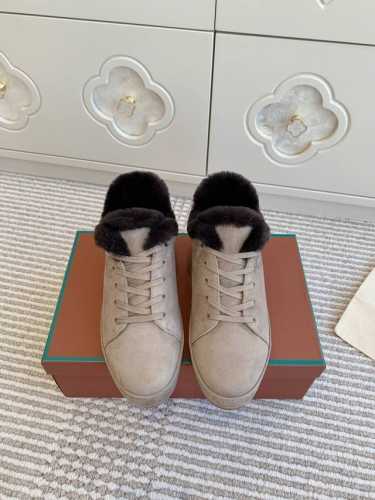 批低帮340 高帮 男款20 Loro Piana Lp新款羊毛运动鞋低帮 高帮休闲板鞋 舒适百搭自带慵懒的高级感明星、时尚博主的私服街拍神器 材质：对版甄选羊