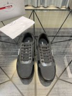 售 价 商品商标：Prad* 普拉* 低帮运动鞋 正码码数 38-44 可订做45.46 商品材料：鞋面进口牛皮拼接原版布料，透气内里，原版大底。 编 号：96