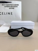 配全套包装 姐妹们！吹爆这个素颜镜啦！ Celine 眼镜 墨镜 真的太百搭太好看了！ 个人认为适合所有的脸型 而且上脸非常显脸小 不像传统墨镜方大无特点 这款