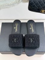 橙子出厂价p chanel 香奈儿春夏新款 经典书包扣翻盖毛织拖鞋 经典永不过时 翻盖式书包锁扣设计风格 显瘦百搭 穿不腻的拖鞋 脚感非常舒适 凸显优雅的爆品