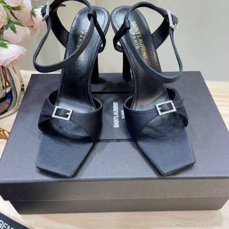 独家新款 SAIN* LAURENT 圣罗兰YSL 铁头绑带马蹄跟高跟凉鞋经典logo字母设计，上脚超美，原版1:1开模，官网同步 面料：进口真丝 内里：进口羊 - 点击图像关闭