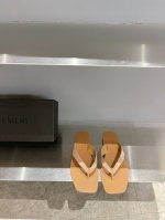 新晋小众澳洲品牌A.Emery今年春夏最流行必备的单品 流畅的线条和极简的几何轮廓具有超越季节的美感 进口牛皮面料 羊京垫脚 私模对版原版大底 码数:35-39