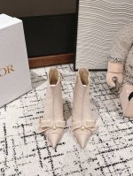 顶级品质 Dior ss24 new arrival～ 迪奥2024秋冬新款｜蝴蝶结珍珠猫跟尖头靴 cd倾情呈献 ADIORABLE高跟靴 精致又不失优雅 流苏
