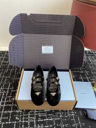 东莞代购级 官网同步盒包装 prada 24Ss 普拉达春夏新品 实力来袭 prada Glow限时店很闪亮的单品 玛丽珍单鞋 芭蕾舞鞋 超级爆系列爆品，各大网 - 点击图像关闭
