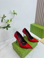 出厂 2025 Sss新款报到 Gucci 古*奇 原单品质 原汁原味的欧式风格 上脚非常完美穿搭上配此鞋 优雅大方 晶莹剔透 无论种各配件材质 都是家独一比一