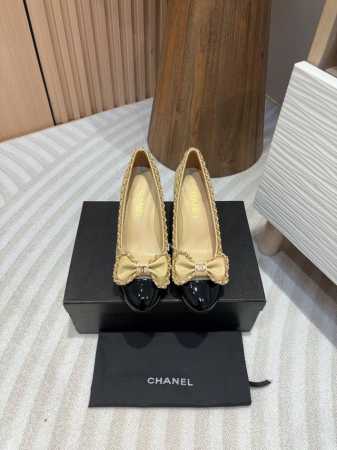 单鞋 - 24Ss新款chane*小香链条蝴蝶结单鞋平底 粗跟 一款充满香家气息的神鞋，今年爆火的蝴蝶结装饰搭配经典穿皮链条元素，高级的淑女气质 鞋子千千万，对 - 点击图像关闭