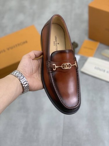出厂价Pp 实价 Louis Vuitton 水染牛里 原单 新款Lv路易威登 * 顶级版本 Lv经典皮鞋！选用进口原版小牛皮 原版真皮边条拼接耐磨橡胶大底！高