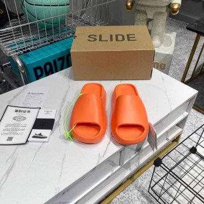 高版本 顶级过验版本 原单正品椰子拖 出口订单货 原盒 原标 防伪扣 专柜最新改版磨砂面 咬花工艺 侃爷再联度乘Kanye West X Adidas Yeez