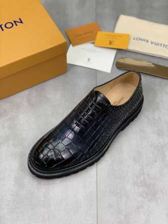 工厂价 实价 水染牛里 Lv路易威登商务皮鞋，釆用原版进口意大利石头纹小牛皮，全水染牛皮内里、专业鞋匠精心手工制，原版专供耐磨大底。标准码：38-44 3色 选 - 点击图像关闭