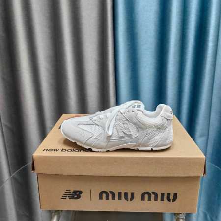 情侣款MiuMiu缪缪 x New Balance NB530 休闲 运动鞋 阿甘鞋 德训鞋 原版购入开发做货 Miu Miu x New Balance 经典 - 点击图像关闭