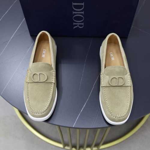 出厂价Pp： 品牌：迪奥Dior 标准码：男码38 44 45可以定做 等级：官网同款 材料：原版牛皮拼接 牛皮内里 原版Tpu耐磨柔软大底 款式类别：休闲运动