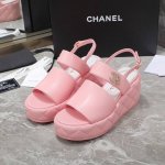 顶级版本 Chanel 香奈儿 24Ss厚底跛跟凉鞋 材料面料：牛皮 内里：羊皮 大底：原版大底 跟高：7.5Cm 码数：35-41