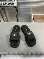p直销Pp直销Pp直销 女鞋 女装 P直销Prada普拉达新款编织鞋草编拖鞋！今年流行的草编系列，懒人必备拖鞋上脚是如此的好看！ 面料：原版一致草编织 内里垫脚