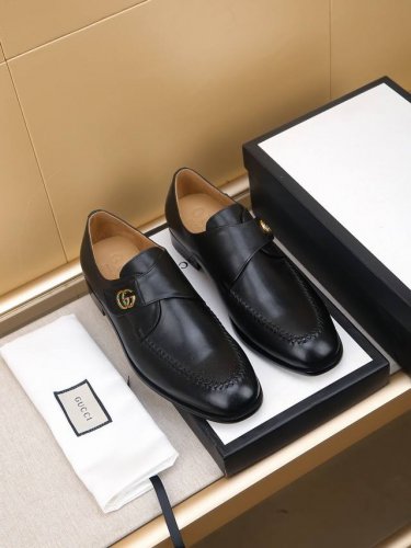 工厂p价 Gucci 古奇 里 爆款豆豆鞋顶端品牌奢侈 顶级 质量 最新時尚豆豆鞋 ..鞋面選用原版高丝光牛反毛制造. 全头层水染皮内里 原版个性时尚柔软橡膠耐